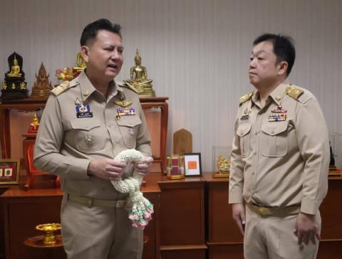 นายแพทย์วีระศักดิ์ ดำรงพงษ์ นายแพทย์สาธารณสุขจังหวัดกำแพงเพชร เข้ารายงานตัวต่อ นายชาธิป รุจนเสรี ผู้ว่าราชการจังหวัดกำแพงเพชร/ นางสาวสุพัตรา คล้ายทิม รองผู้ว่าราชการจังหวัดกำแพงเพชร/ นายอนุชา พัสถาน รองผู้ว่าราชการจังหวัดกำแพงเพชร เพื่อรับนโยบายการปฏิบัติ